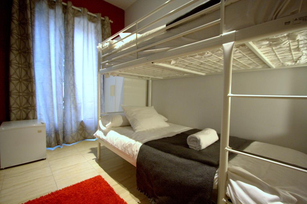 Hostel Artistic บาร์เซโลนา ภายนอก รูปภาพ