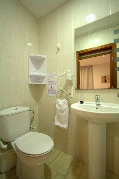 Hostel Artistic บาร์เซโลนา ภายนอก รูปภาพ