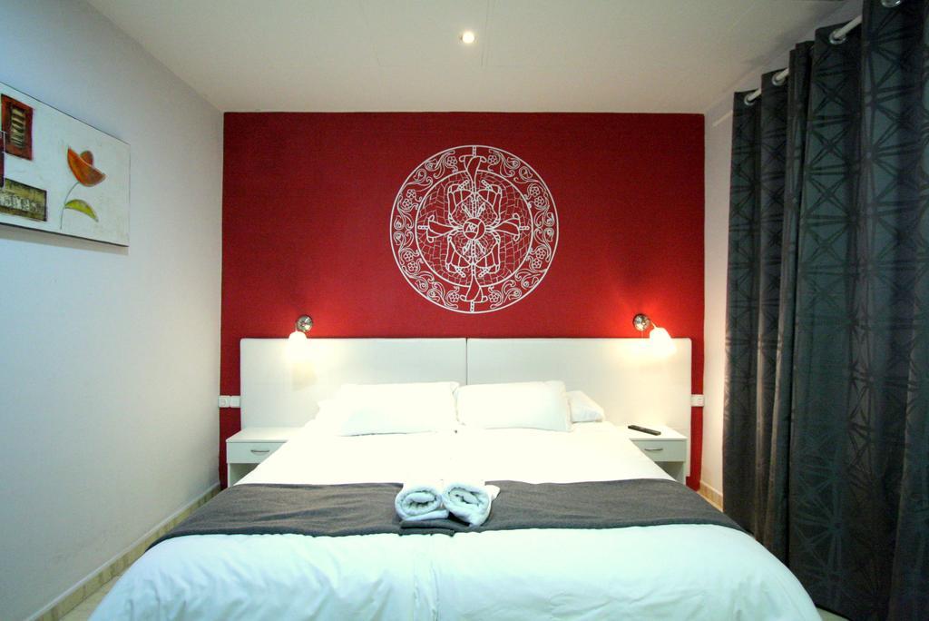 Hostel Artistic บาร์เซโลนา ภายนอก รูปภาพ
