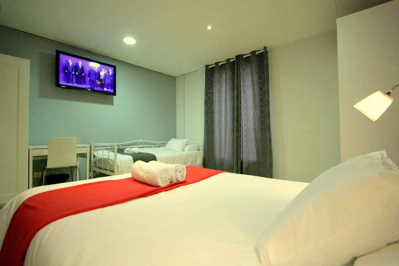 Hostel Artistic บาร์เซโลนา ภายนอก รูปภาพ