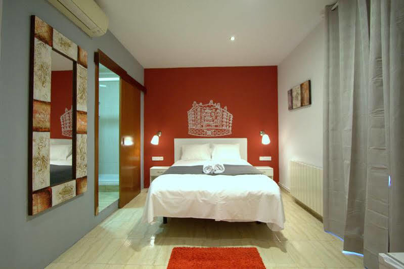 Hostel Artistic บาร์เซโลนา ภายนอก รูปภาพ
